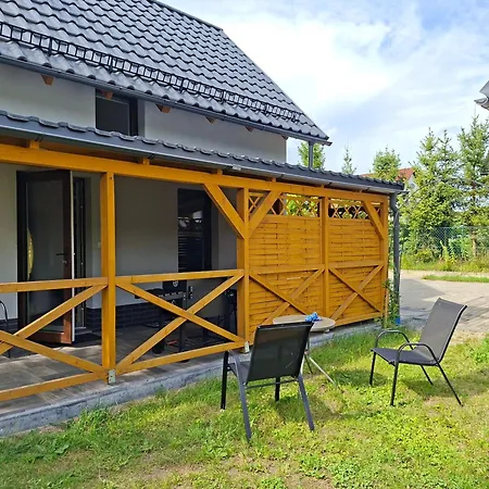 Dom Trakt Slupski Hébergement de vacances Sulęczyno